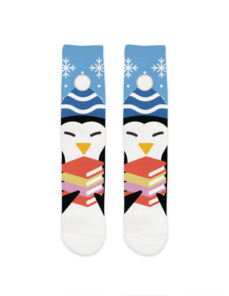 PENGUIN READS COZY SOCKS - SMALL